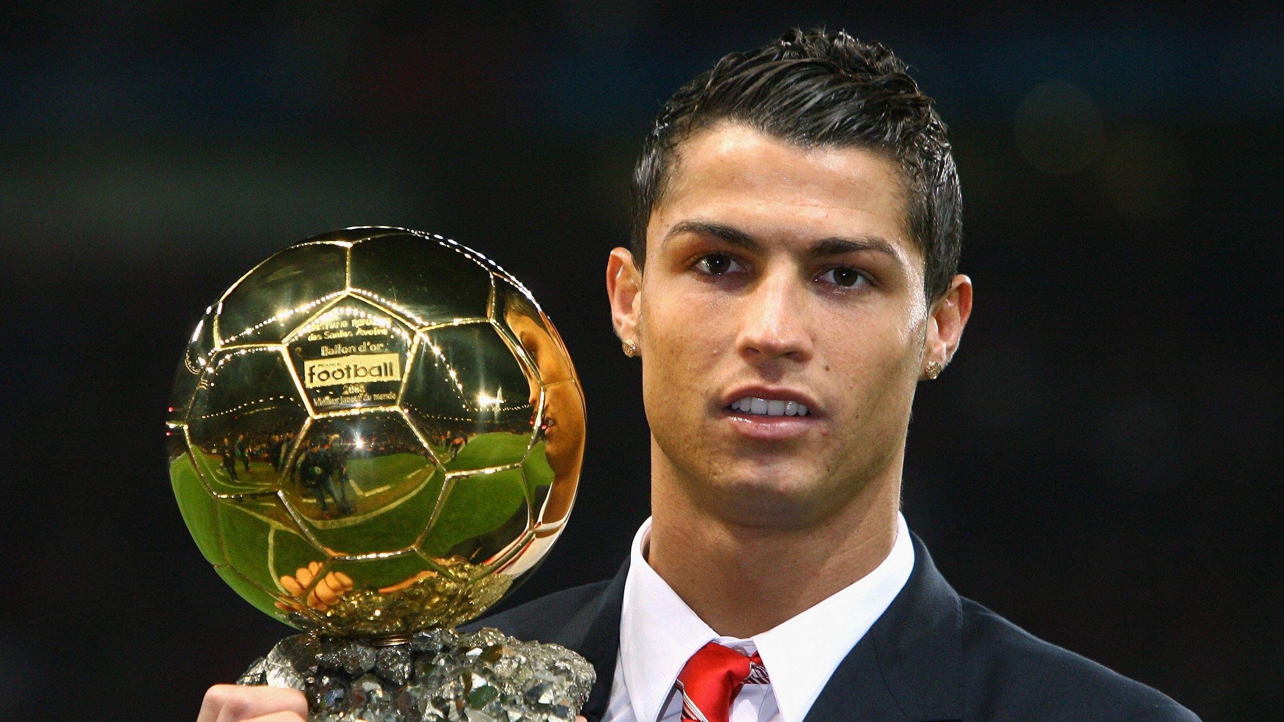 哈兰德梅开二度助曼城大胜，英超金靴之争再起波澜