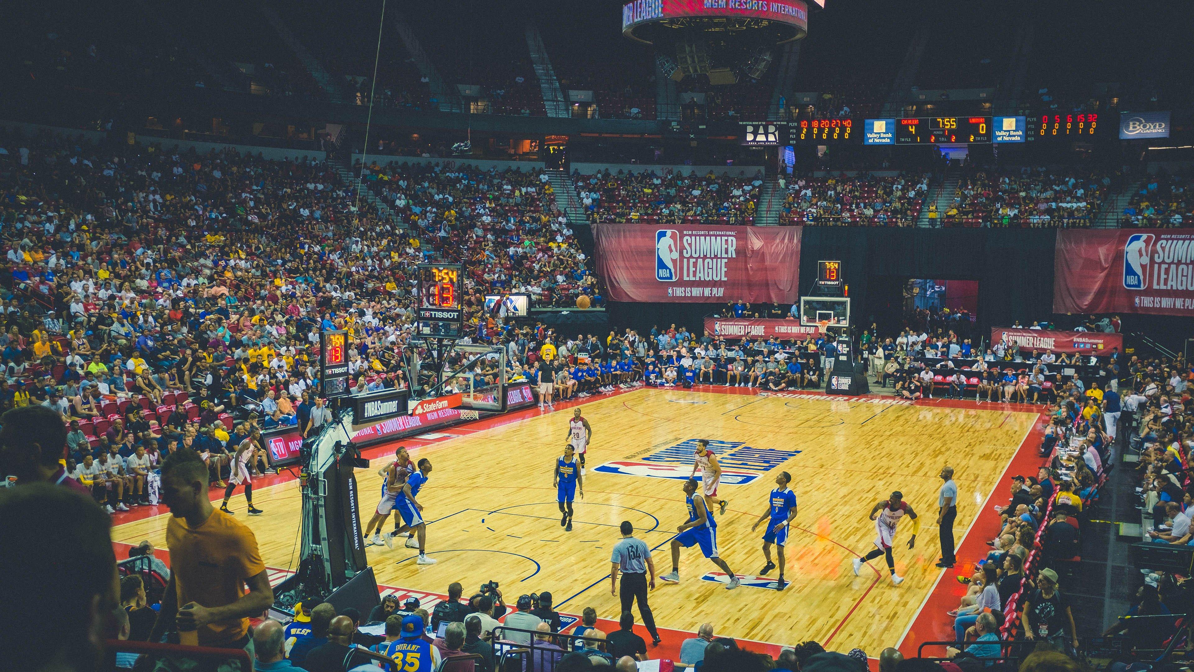 CBA季后赛激战正酣 辽宁队卫冕之路遭遇强敌挑战