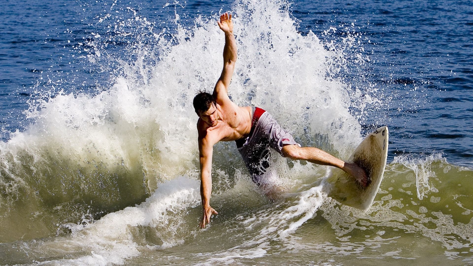 游泳世锦赛再掀狂澜！天才少女打破尘封十年世界纪录