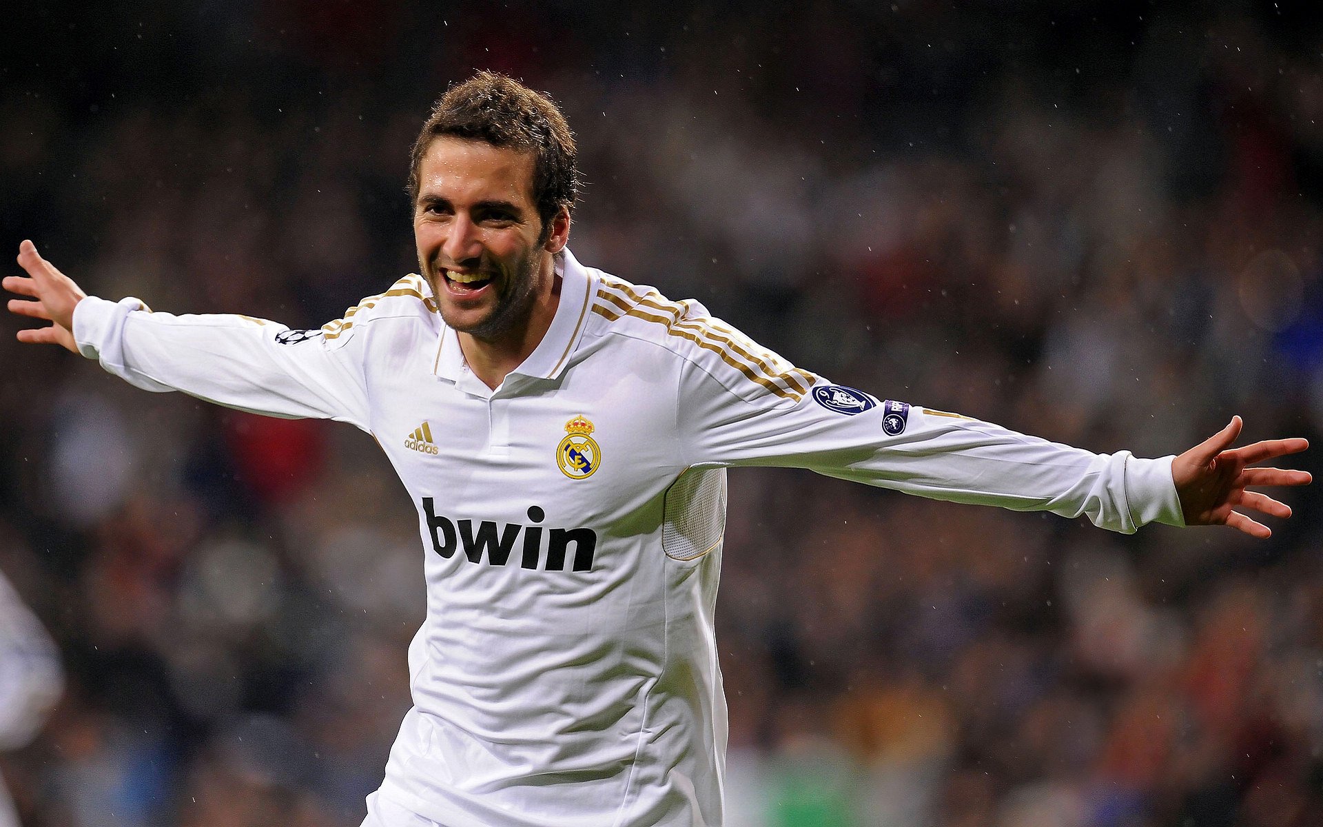 意甲联赛激战正酣,国际米兰紧咬尤文图斯争冠悬念再起